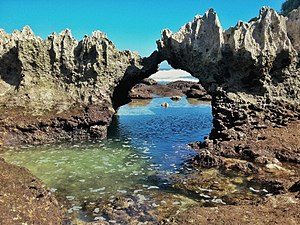 300px Karang bolong pantai Ngliyep kab malang